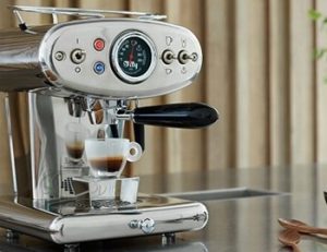 illy-X1-iperEspresso-anniversary-espresso-coffee-machine-iconic-design-beautiful-on-countertop